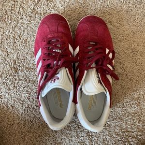 Adidas Gazelle burgundy sneaker